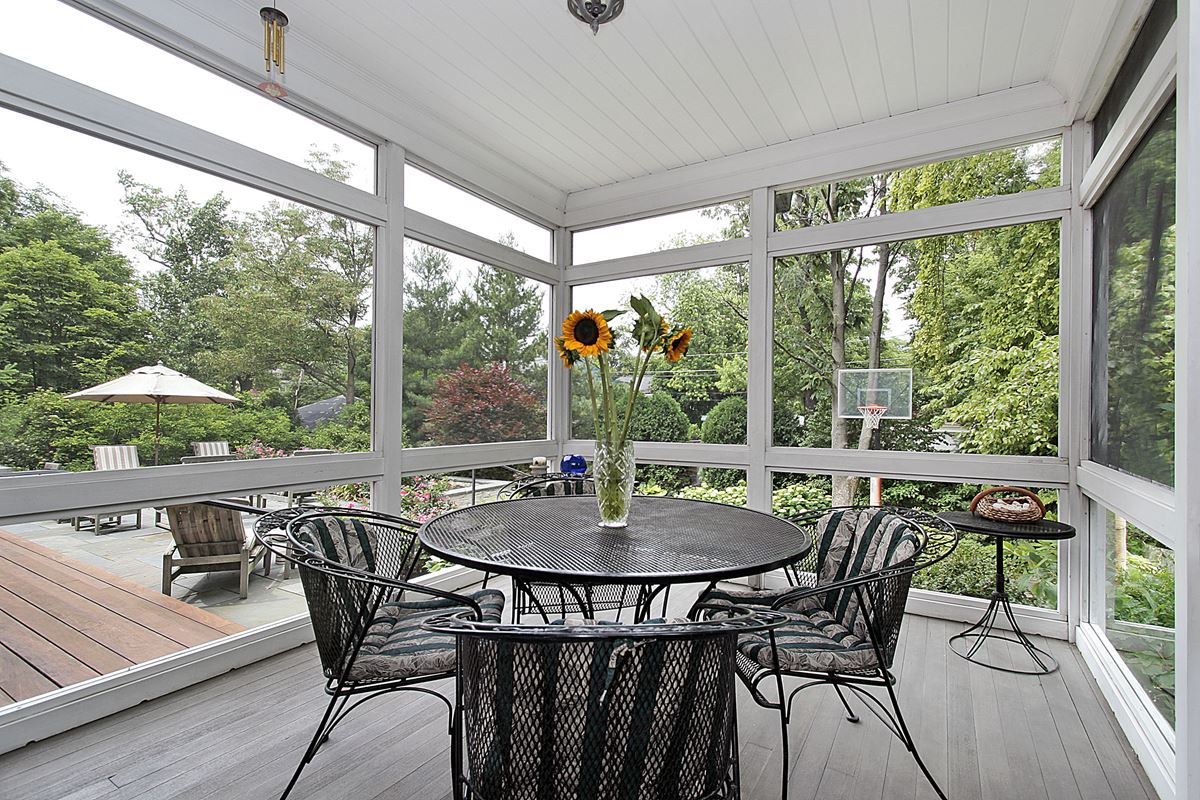 Screened in porch